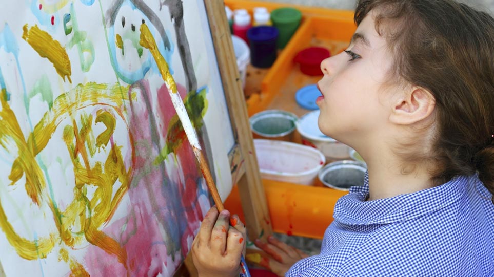 ۱۵ راه برای تشویق کودکان هنرمند