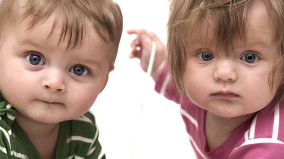 چطور کودکان دوقلوی یک تا دو ساله را در یک زمان بخوابانید
