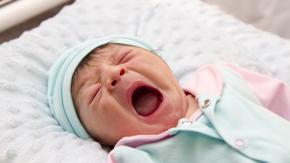 گریۀ بی‌دلیل و راهکارهای آرام کردن آن در نوزادان