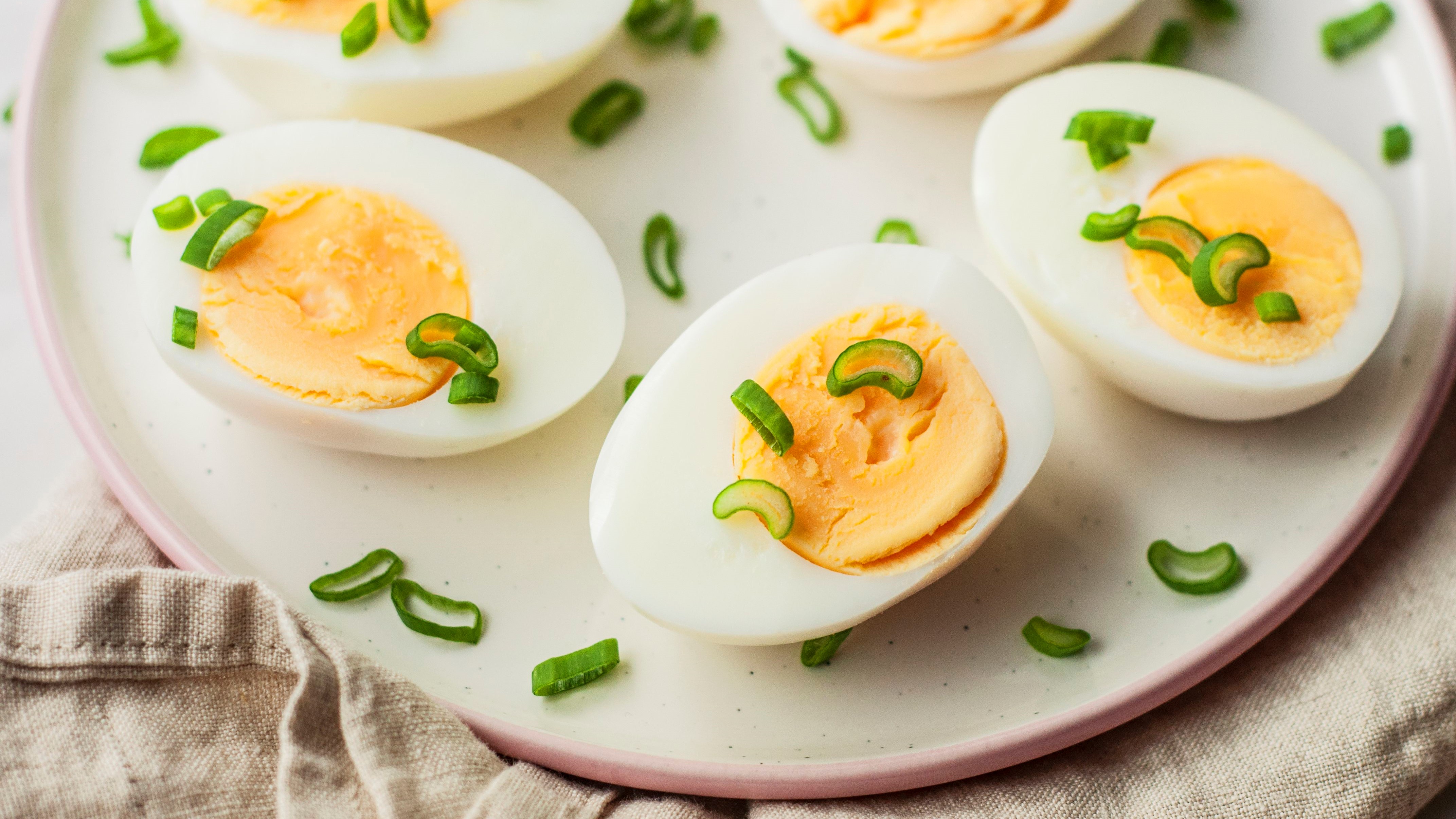 آیا خوردن تخم‌مرغ در بارداری خطر دارد؟